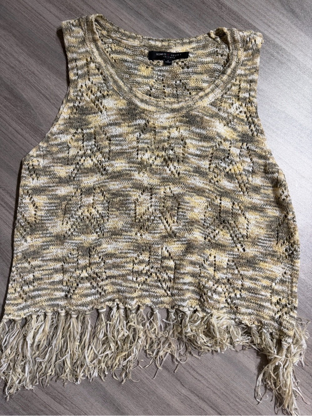 Romeo & Juliet Couture Knit Neutrals Fringe Open Back Tank Top Summer Crochet S